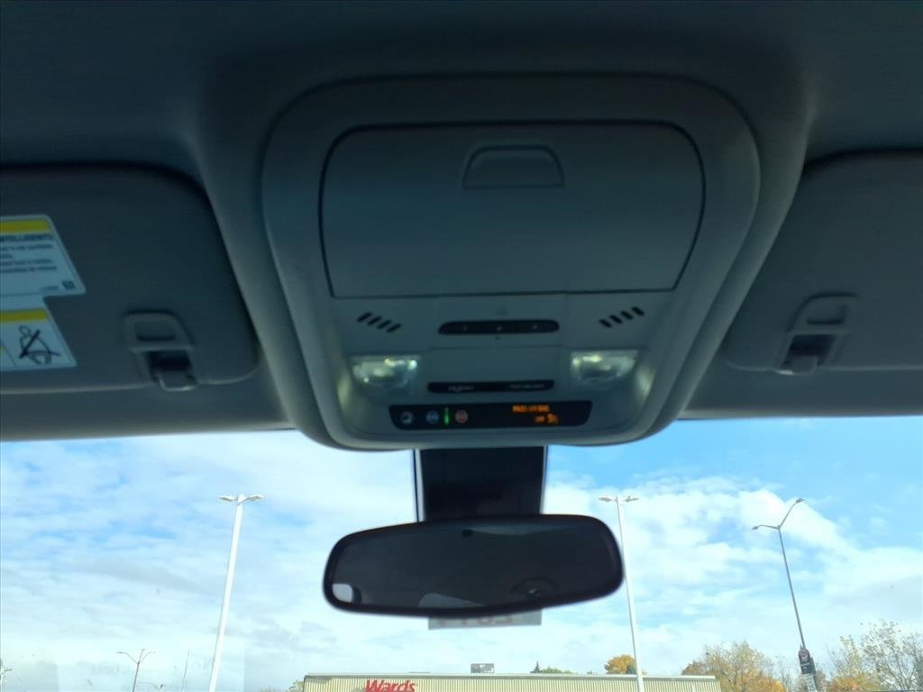 Certified 2024 GMC Terrain SLT image 24