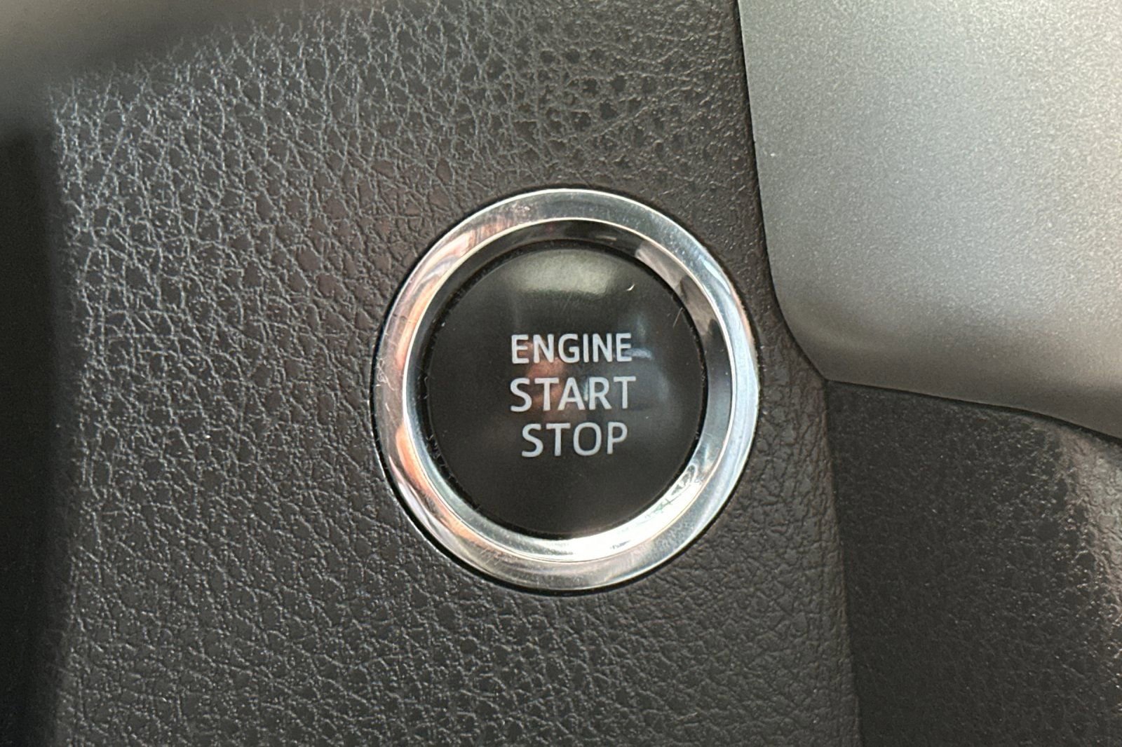 Used 2017 Toyota Highlander XLE image 24