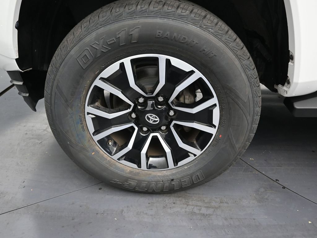 Used 2020 Toyota Tacoma TRD Sport w/ Technology Package RWD image 9