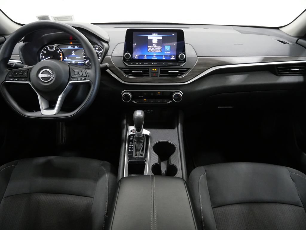 Used 2025 Nissan Altima 2.5 SV FWD image 10