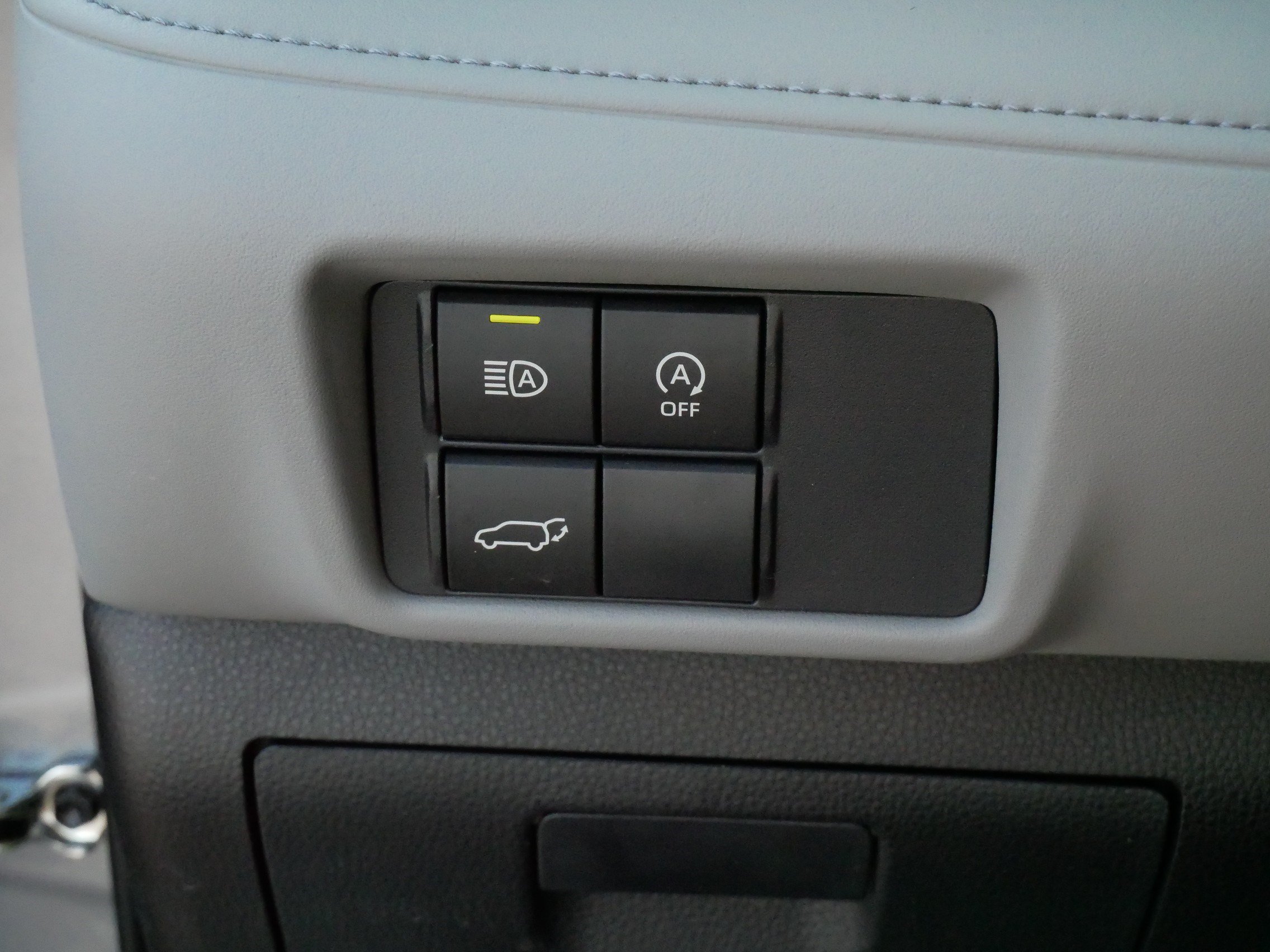 Certified 2026 Toyota Highlander XLE AWD/4WD image 28