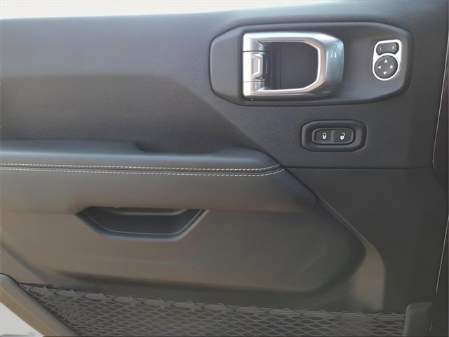 Used 2021 Jeep Gladiator Overland image 18