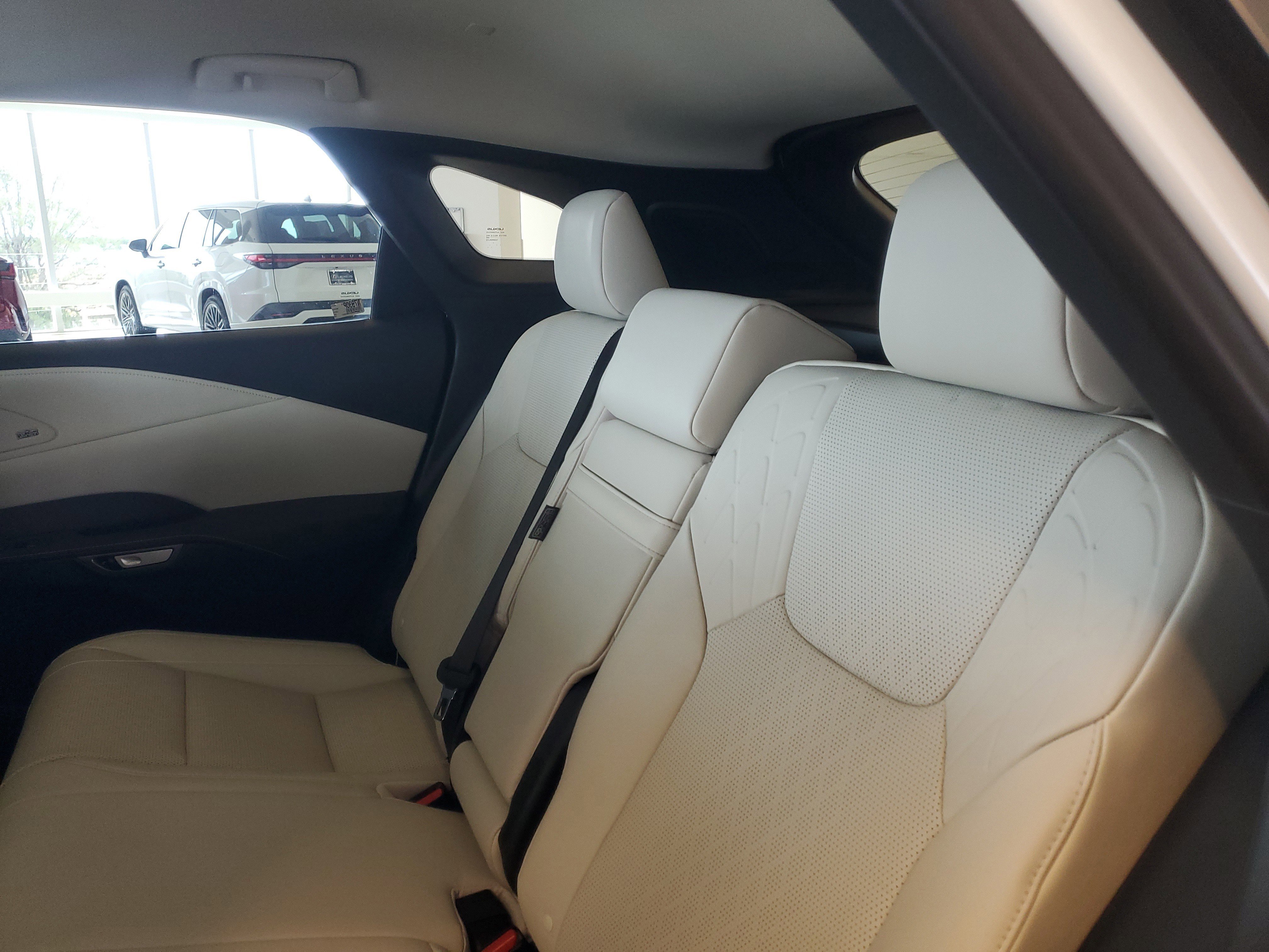 Used 2025 Lexus RX 350 Premium Plus w/ Convenience Package AWD/4WD image 17