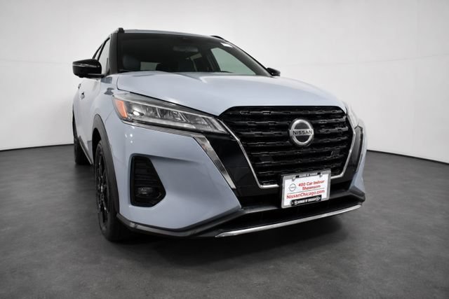 Used 2021 Nissan Kicks SR w/ SR Premium Package FWD image 3