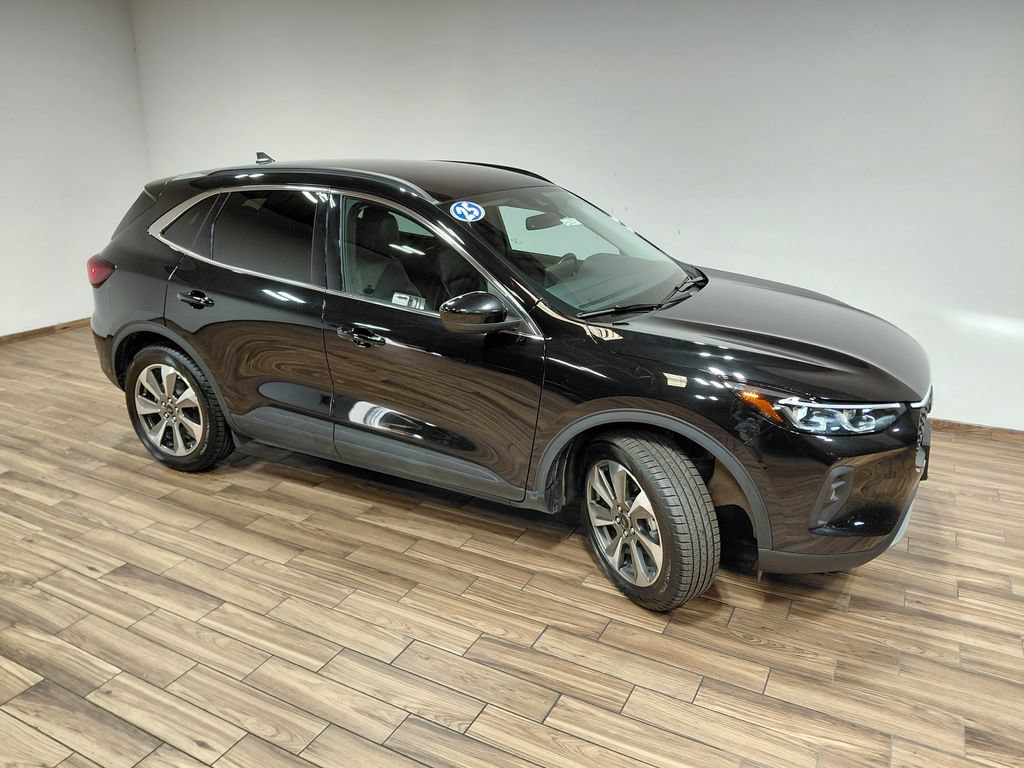 Certified 2025 Ford Escape Platinum AWD/4WD image 18