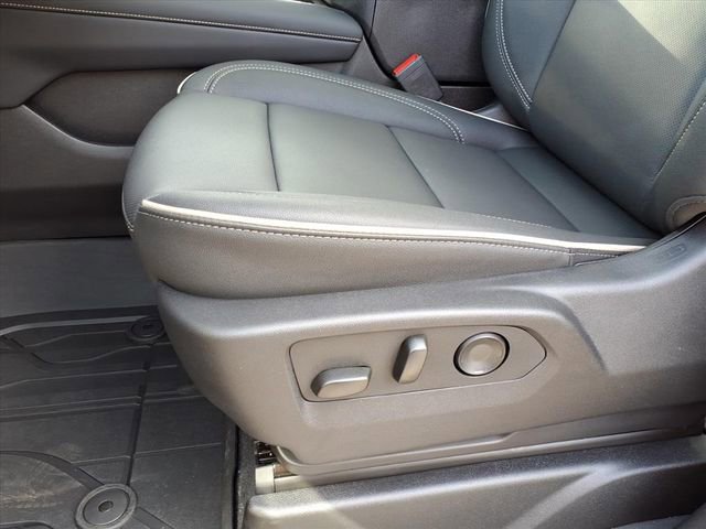 New 2026 Chevrolet Suburban Premier image 9