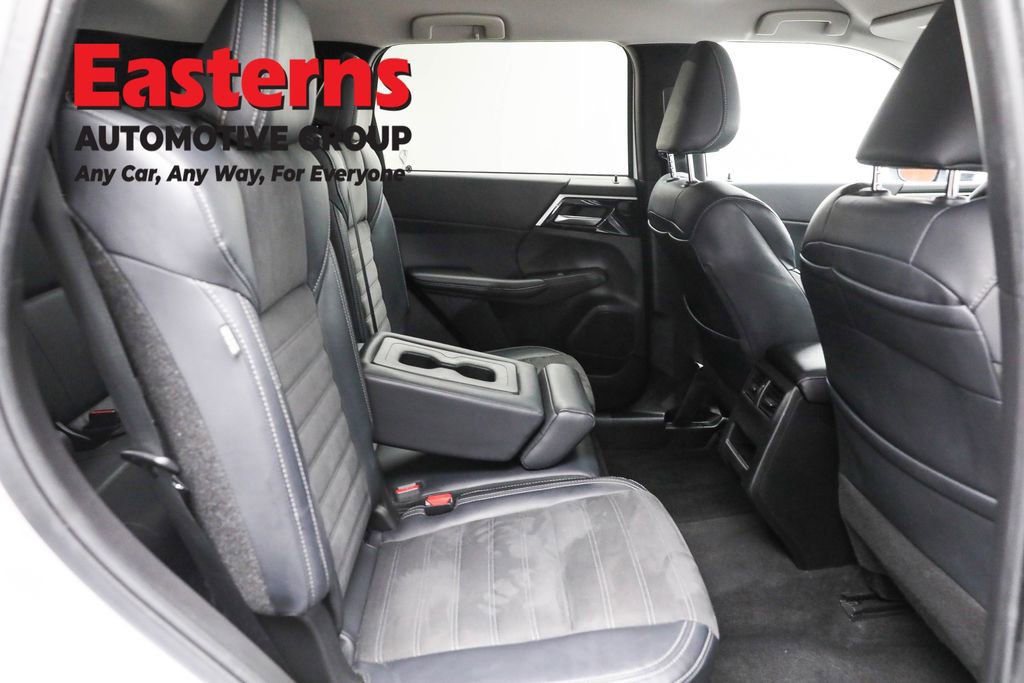 Used 2024 Mitsubishi Outlander SE image 23