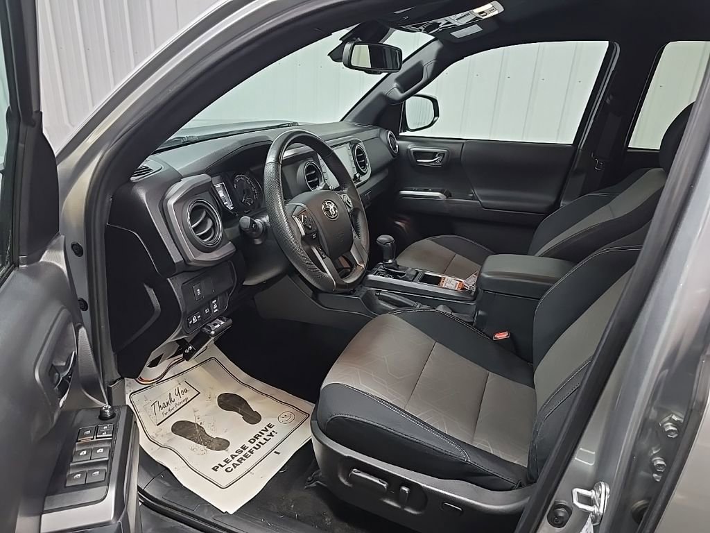 Used 2023 Toyota Tacoma TRD Off-Road w/ Black Out Package (TMS) AWD/4WD image 28