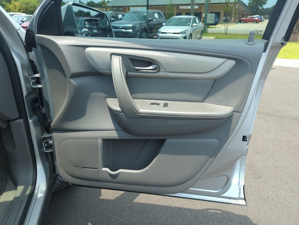 Used 2015 Chevrolet Traverse LT FWD image 34