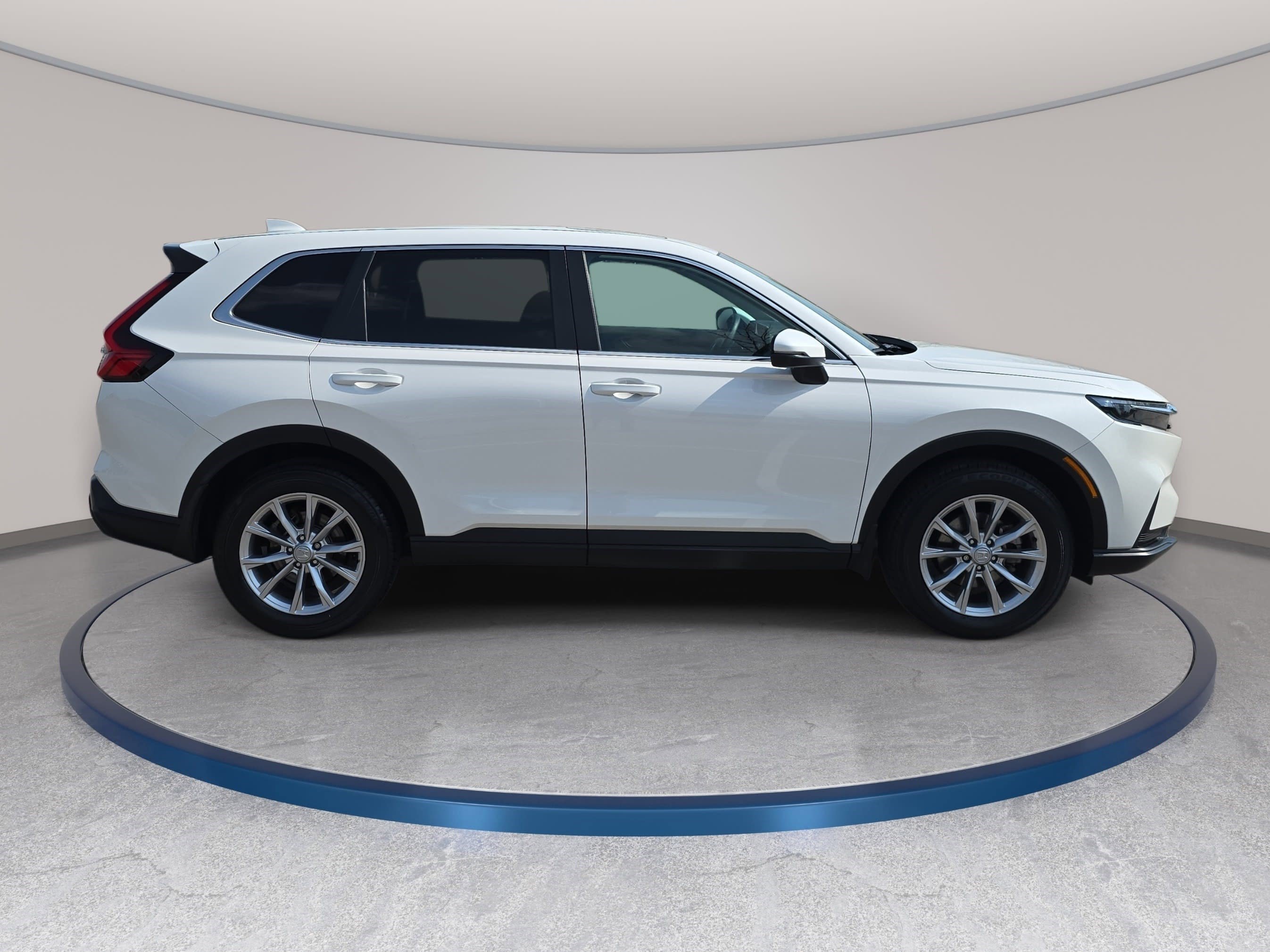 Used 2025 Honda CR-V EX image 4