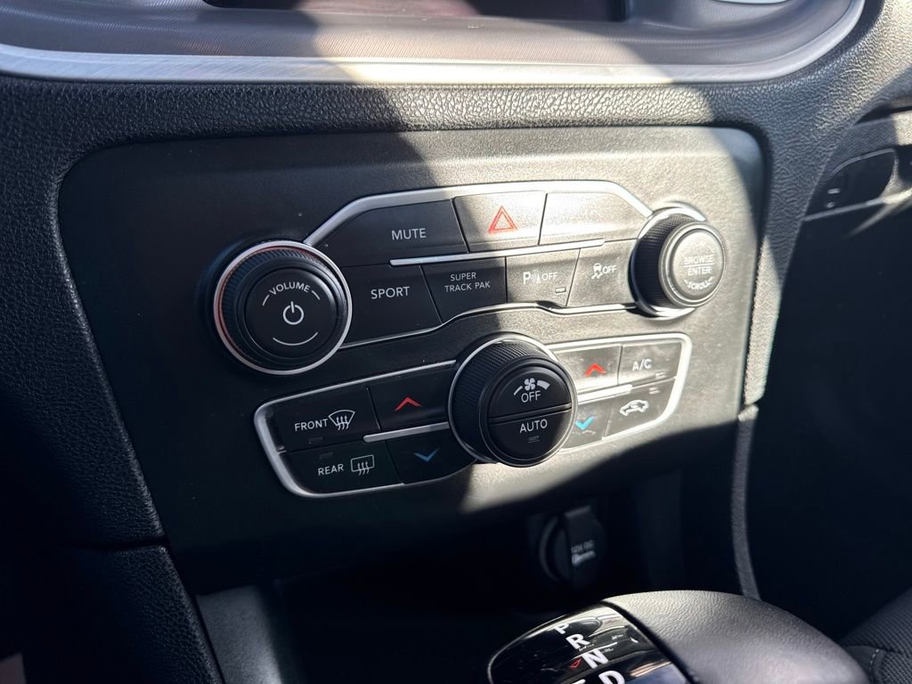 Used 2022 Dodge Charger SXT image 40
