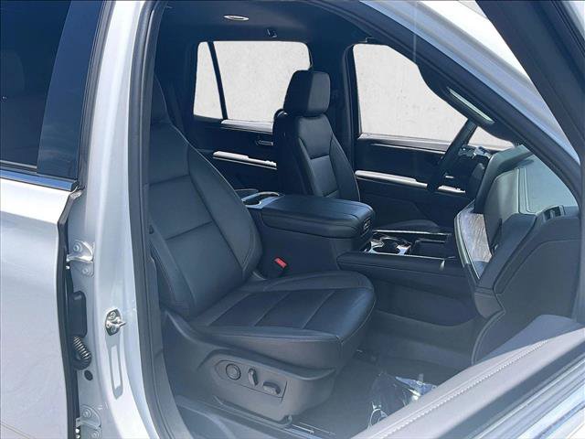 Used 2025 Chevrolet Tahoe LT RWD image 9