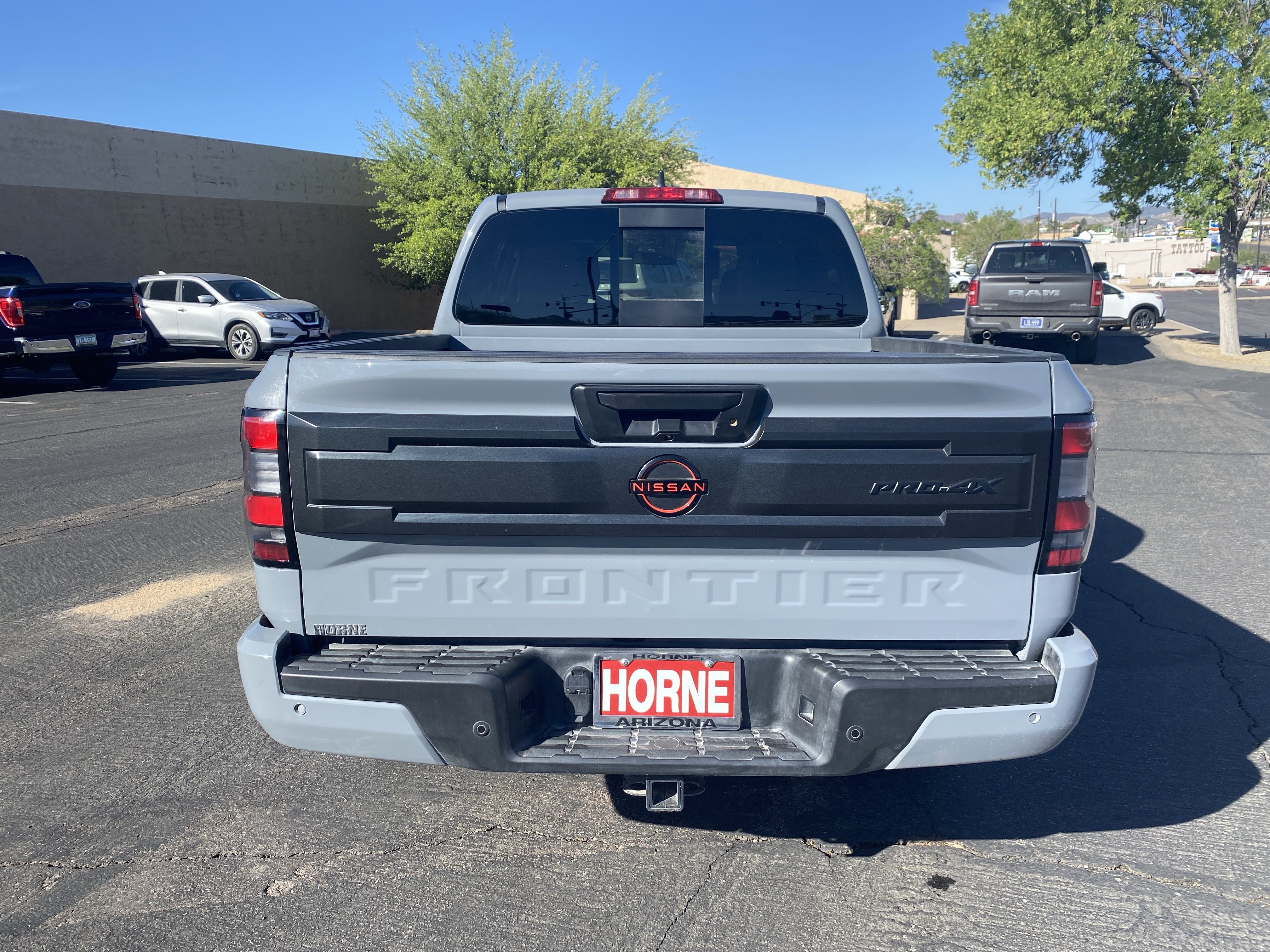 Used 2025 Nissan Frontier PRO-4X w/ Pro Convenience Package image 3