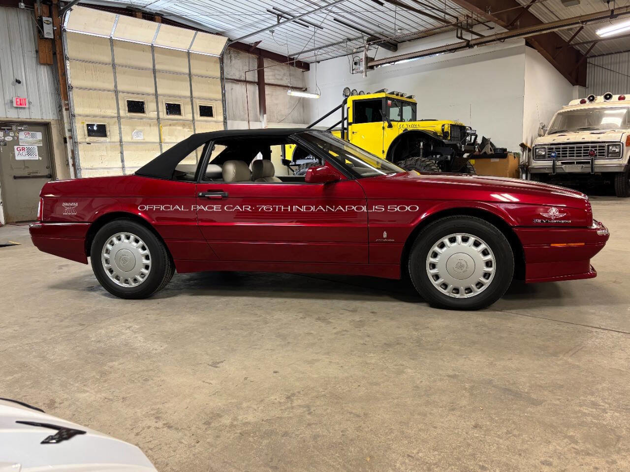 Used 1993 Cadillac Allante FWD image 7