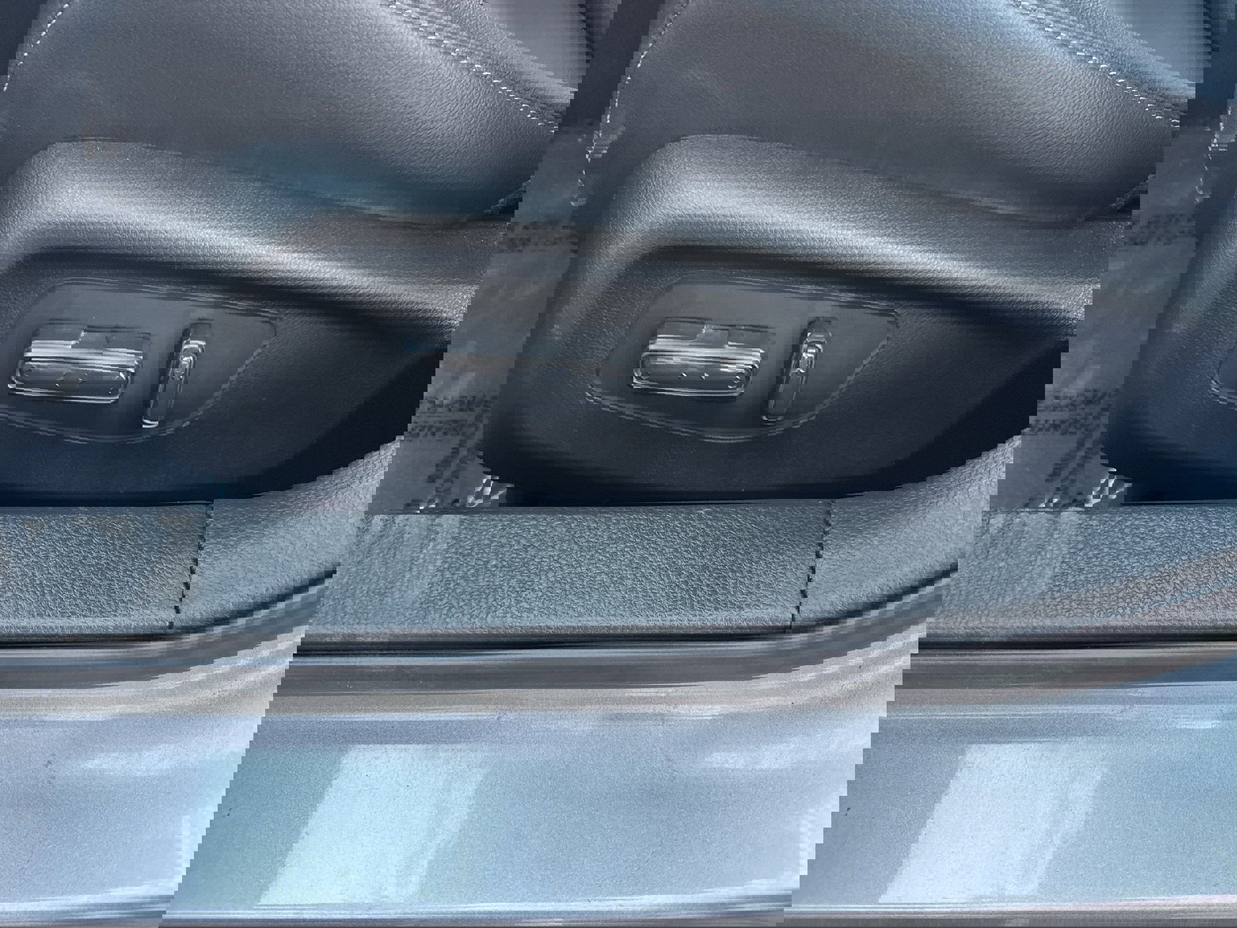 Used 2024 Honda Civic EX-L image 8