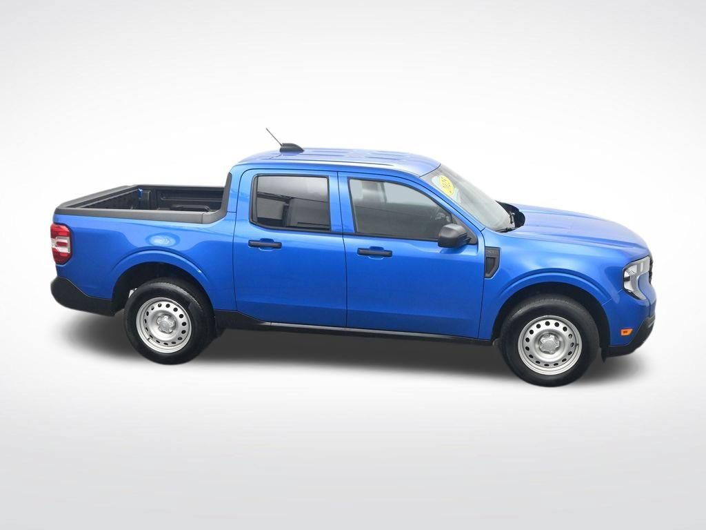 Used 2025 Ford Maverick XL w/ Equipment Group 102A AWD/4WD image 30