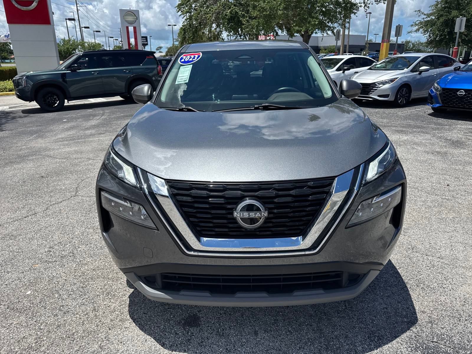 Certified 2023 Nissan Rogue SV image 3