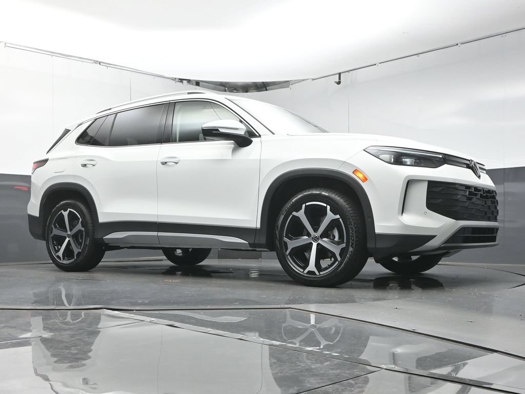 New 2026 Volkswagen Tiguan SE FWD image 41