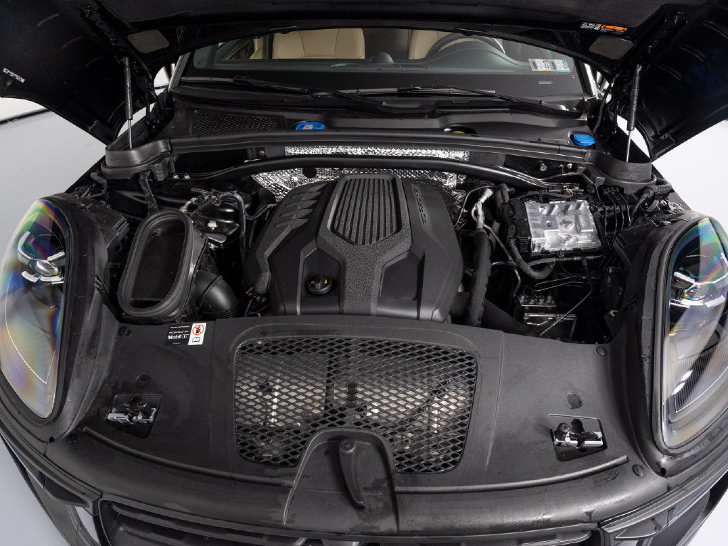 Certified 2026 Porsche Macan AWD/4WD image 48