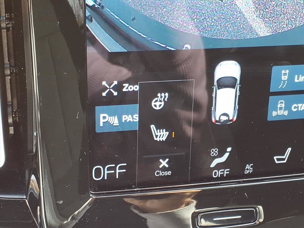 Used 2021 Volvo XC40 T5 R-Design w/ Climate Package image 23