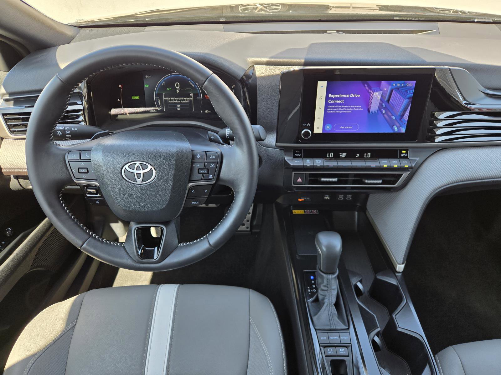 Used 2025 Toyota Camry SE w/ Convenience Package FWD image 6