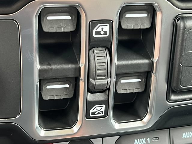 New 2026 Jeep Gladiator Mojave w/ Safety Group AWD/4WD image 35