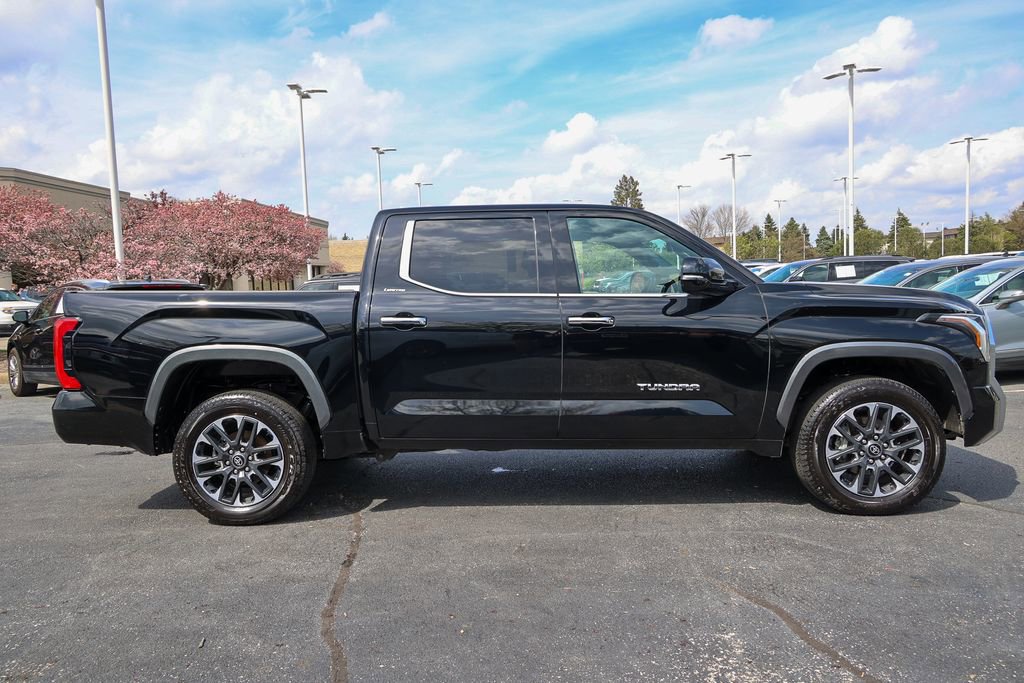 Used 2025 Toyota Tundra Limited AWD/4WD image 25