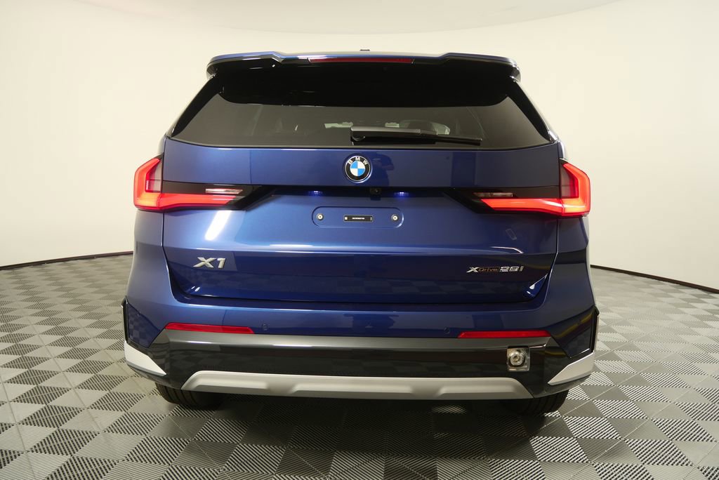 Used 2025 BMW X1 xDrive28i w/ Convenience Package AWD/4WD image 4
