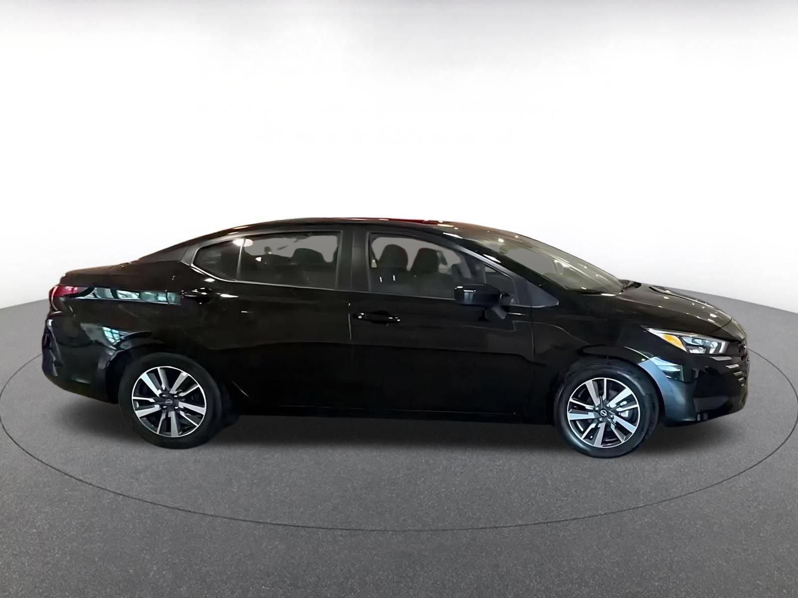 Used 2025 Nissan Versa SV FWD image 14