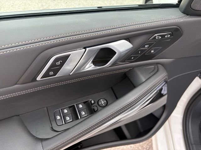 Used 2026 BMW X6 xDrive40i w/ Climate Comfort Package image 25