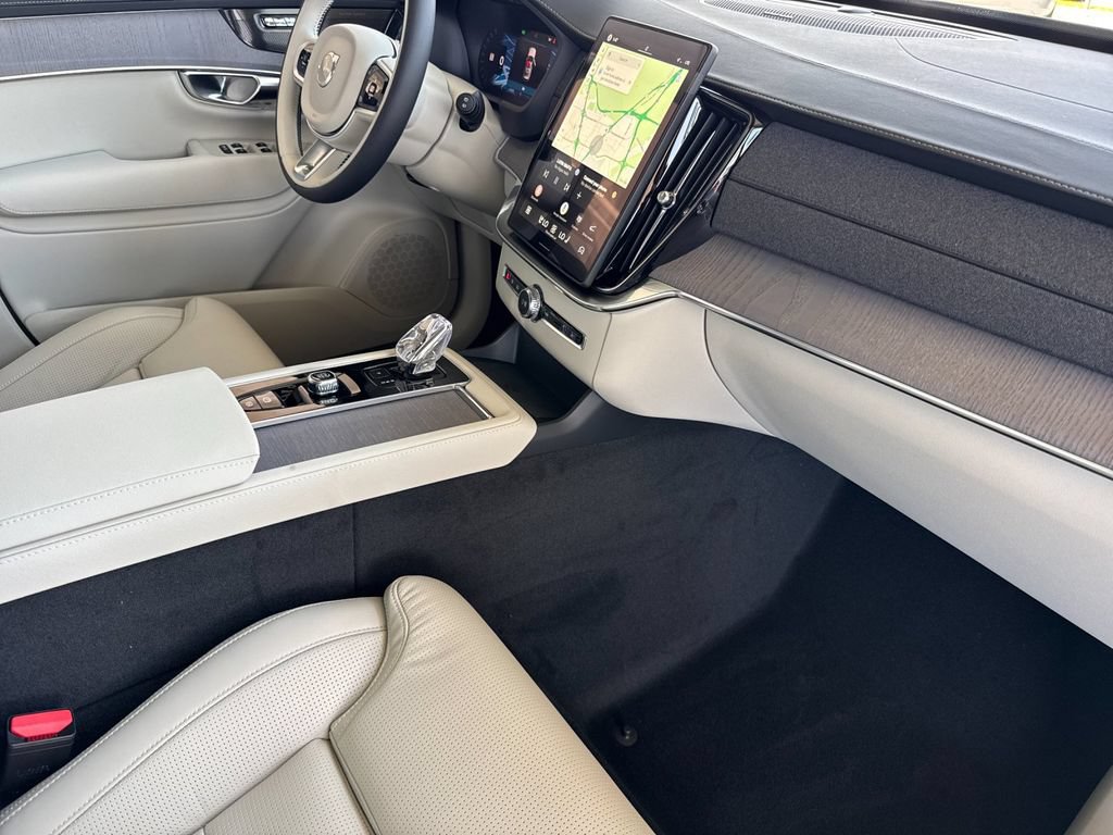 New 2026 Volvo XC90 T8 Ultra w/ Lounge Package AWD/4WD image 16