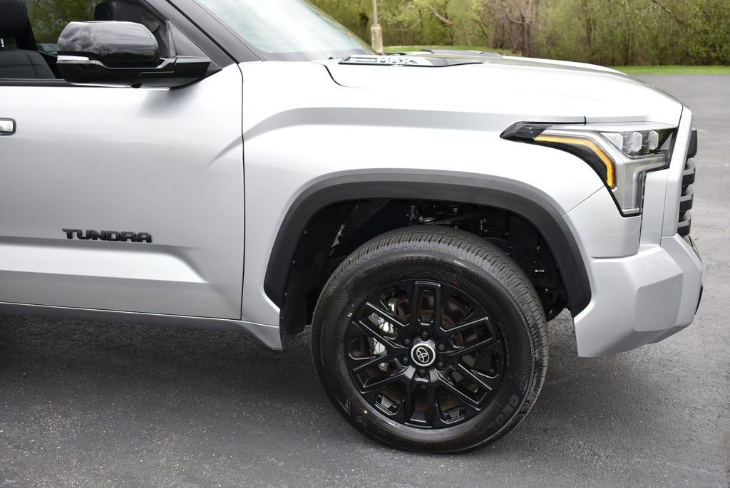 Used 2024 Toyota Tundra Limited AWD/4WD image 3