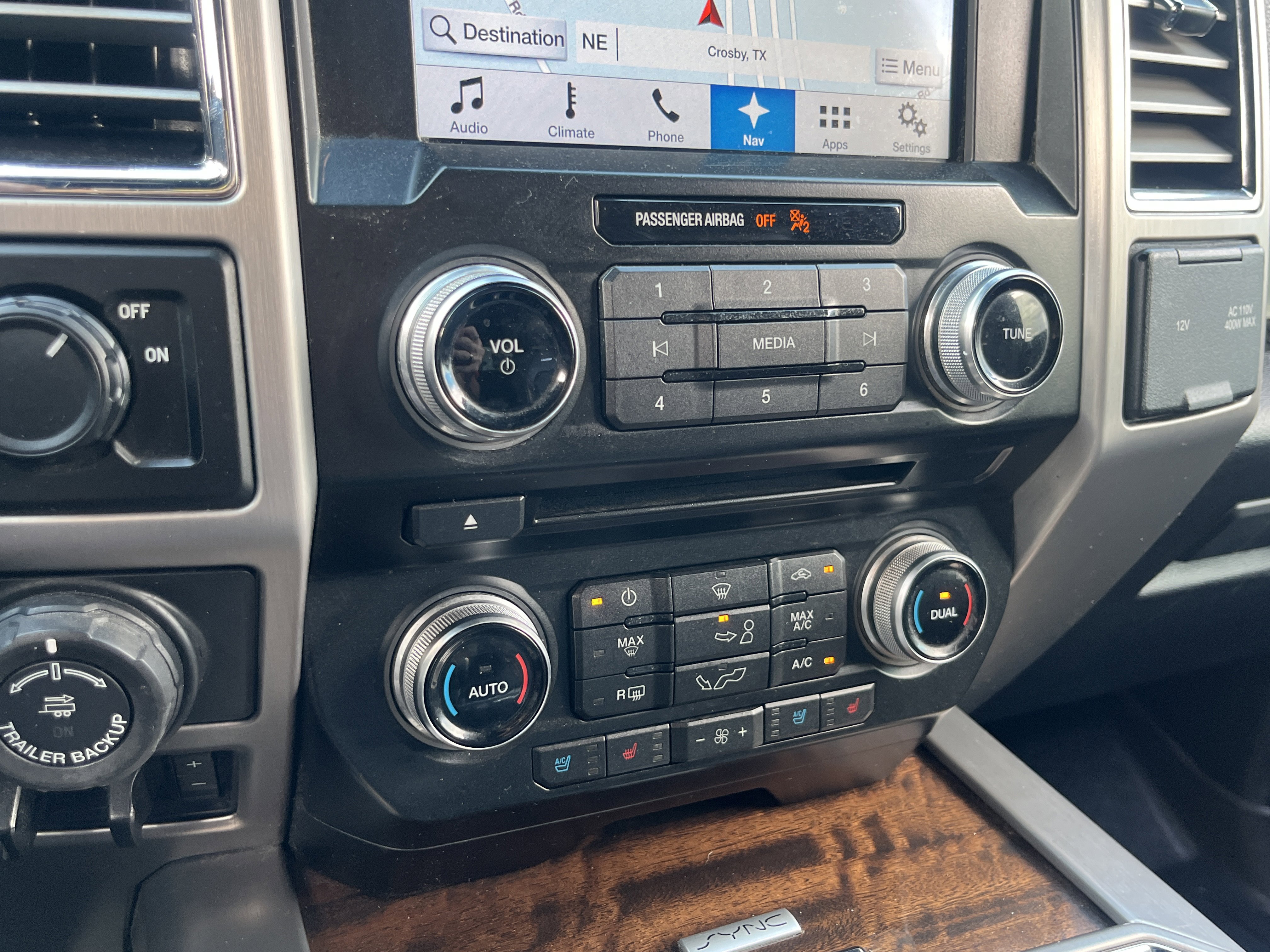 Used 2016 Ford F150 Platinum w/ Equipment Group 701A Luxury RWD image 29