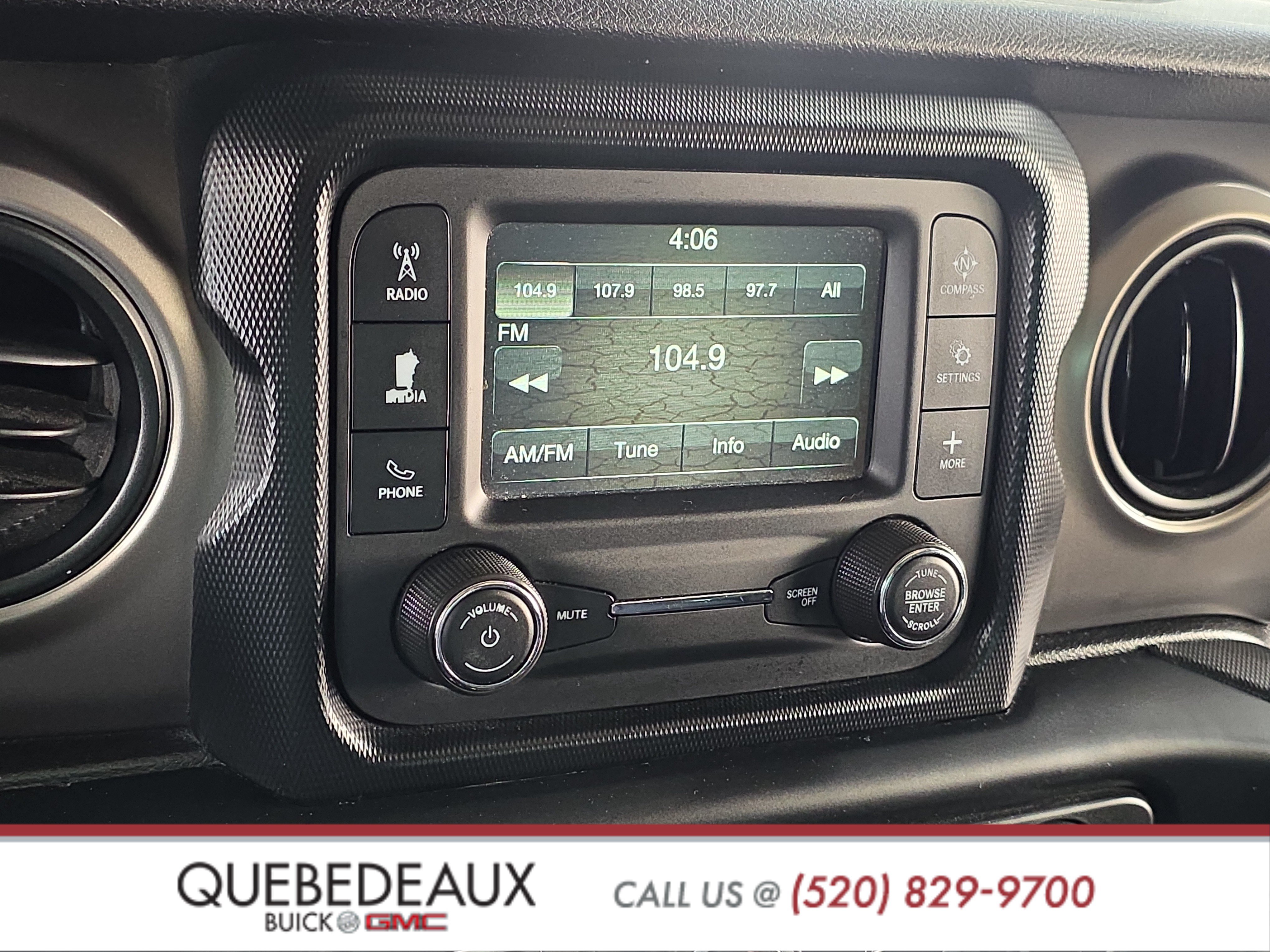 Used 2019 Jeep Wrangler Sport AWD/4WD image 18