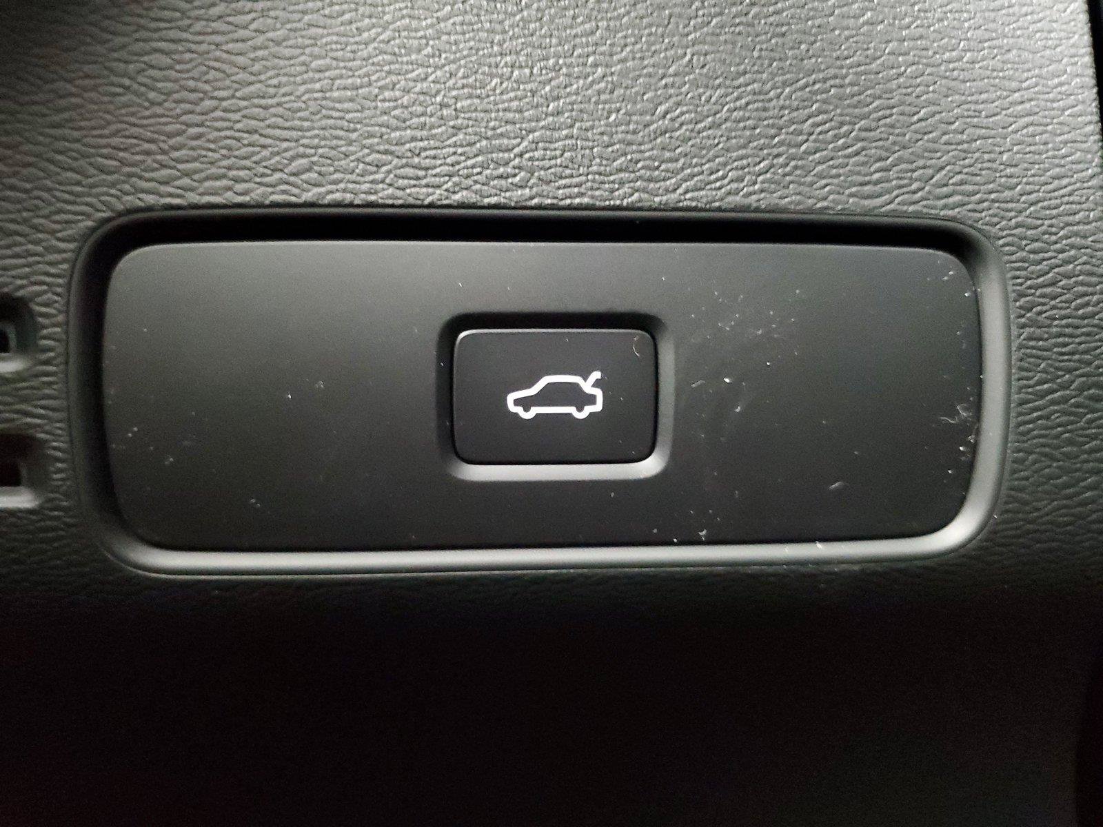 New 2026 Volvo XC40 B4 Core w/ Protection Package Premier FWD image 35