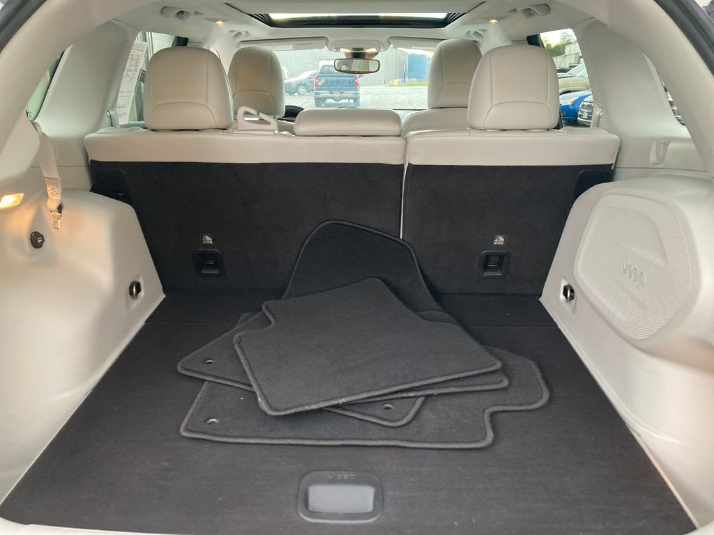 Used 2021 Jeep Cherokee Limited image 27