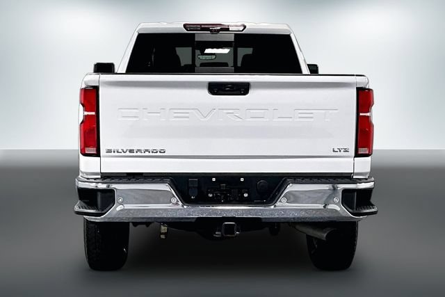 Used 2024 Chevrolet Silverado 2500 LTZ w/ LTZ Premium Package AWD/4WD image 5