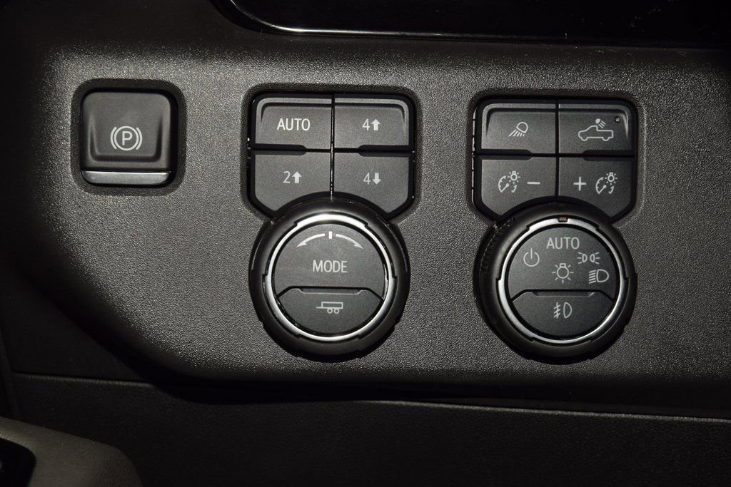 Used 2024 Chevrolet Silverado 1500 ZR2 w/ Technology Package image 39