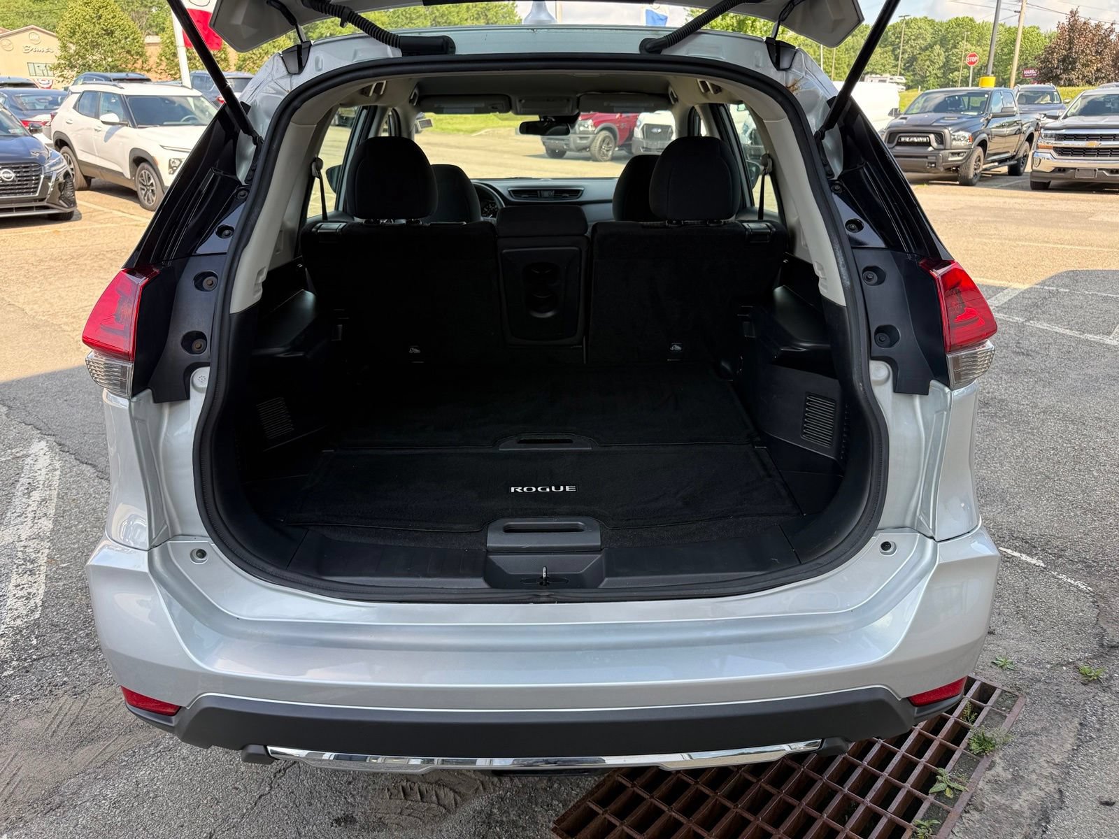 Used 2020 Nissan Rogue S AWD/4WD image 36