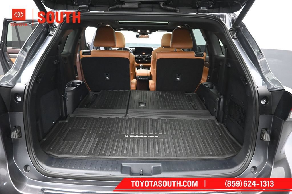 Used 2020 Toyota Highlander Platinum AWD/4WD image 31