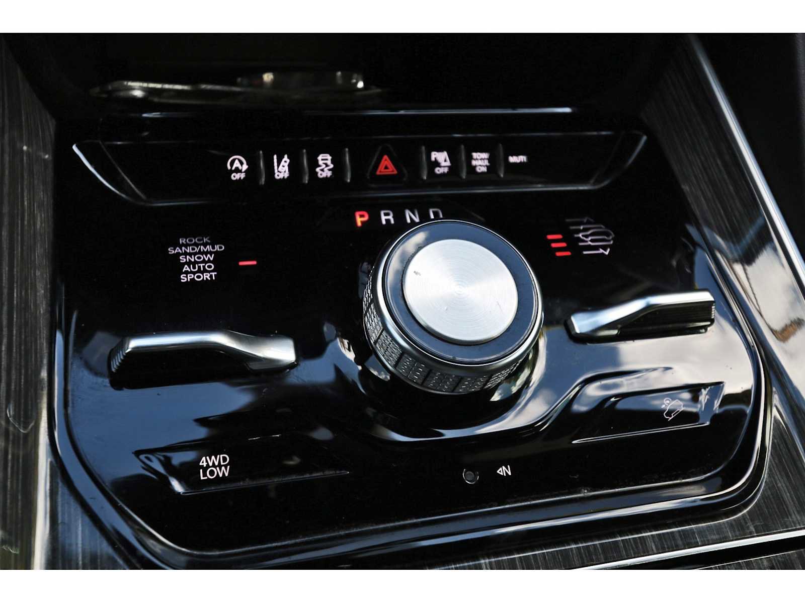 Used 2022 Jeep Wagoneer Series III w/ Flexible Seating Group image 26