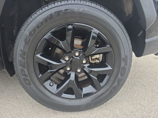 Used 2021 Toyota RAV4 LE image 32