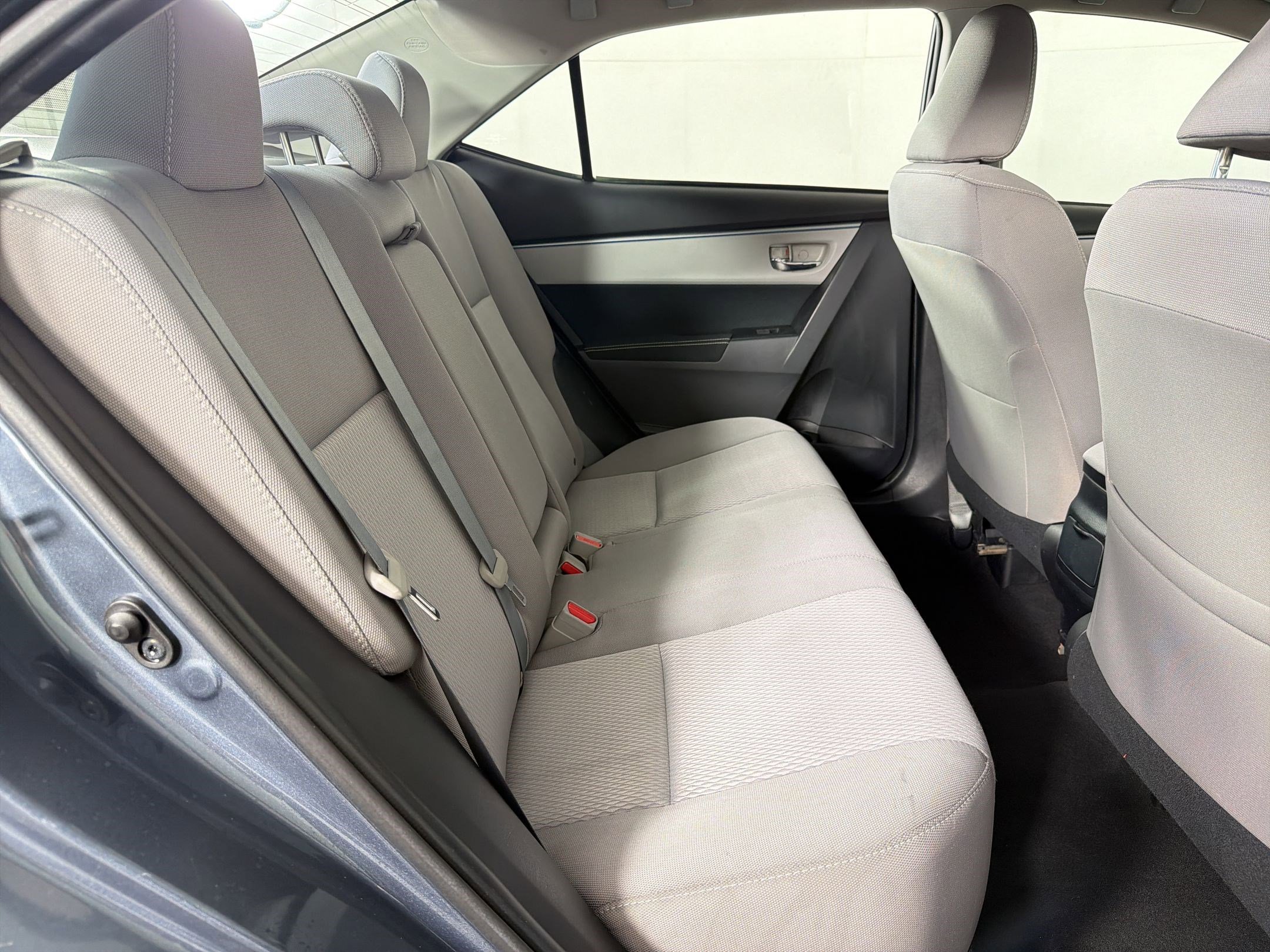 Used 2015 Toyota Corolla LE FWD image 27