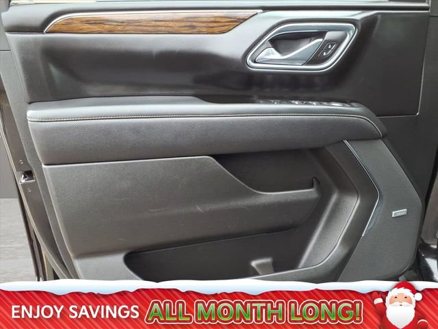 Used 2023 Chevrolet Suburban Premier image 17