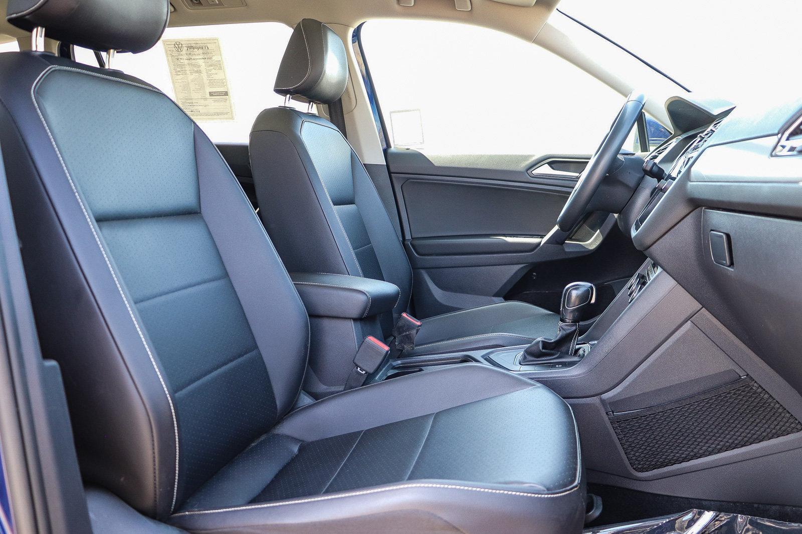 Used 2021 Volkswagen Tiguan SE w/ Panoramic Sunroof Package FWD image 17