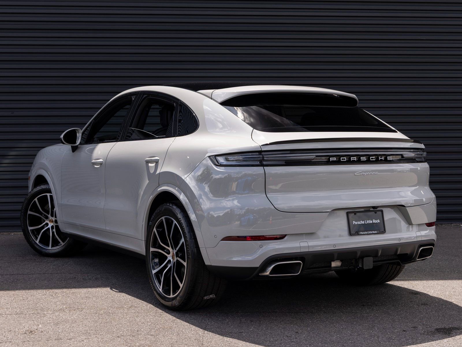 Certified 2025 Porsche Cayenne Coupe image 3
