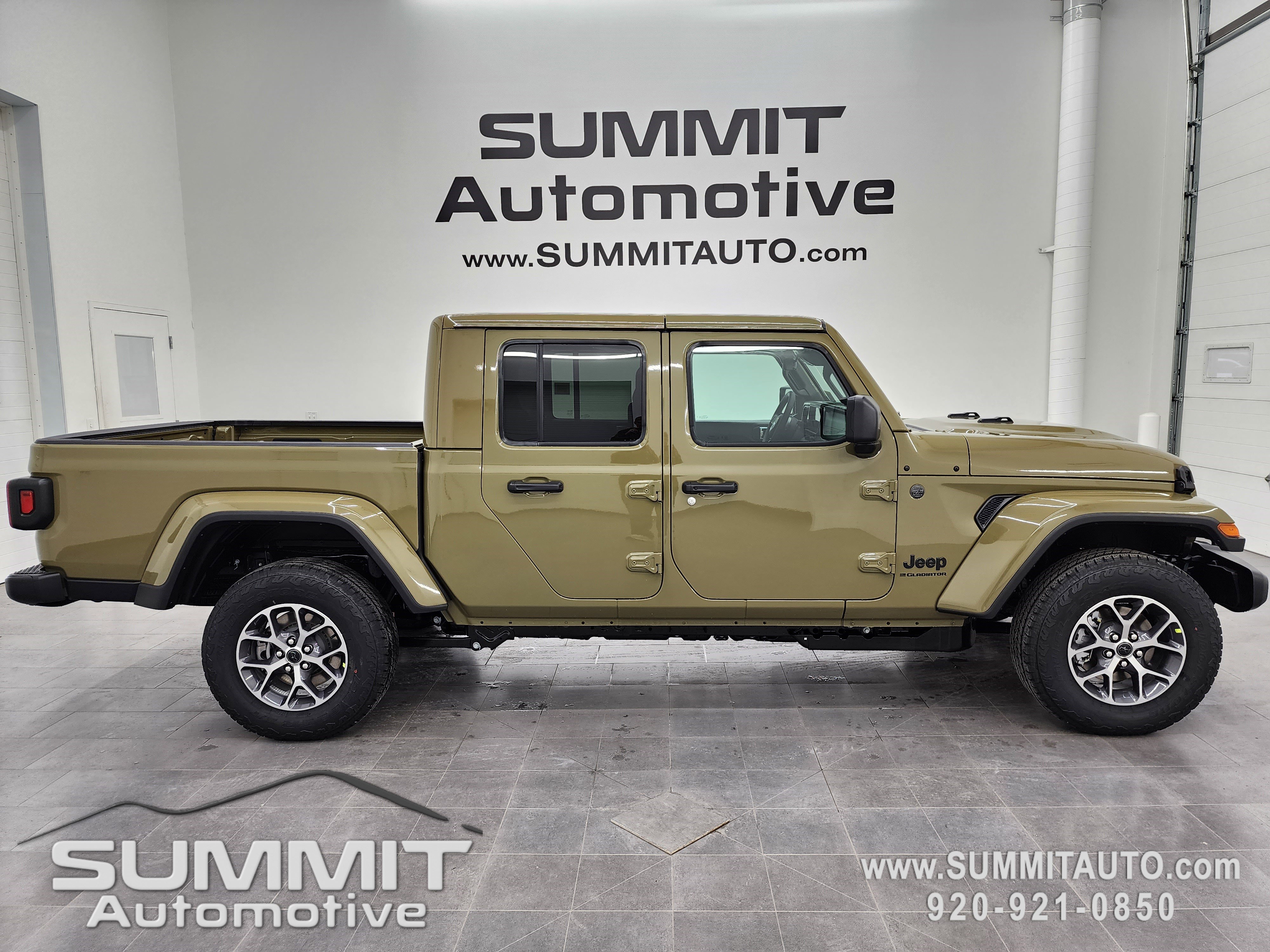 New 2026 Jeep Gladiator Sport image 1