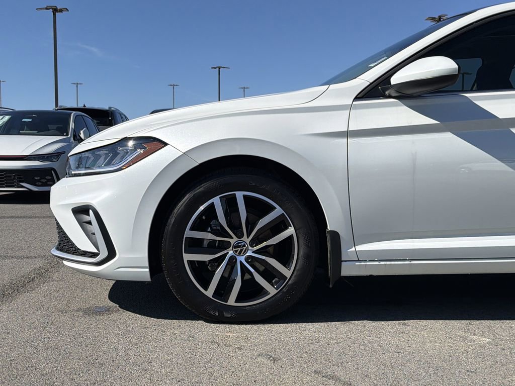 Used 2025 Volkswagen Jetta SE image 9