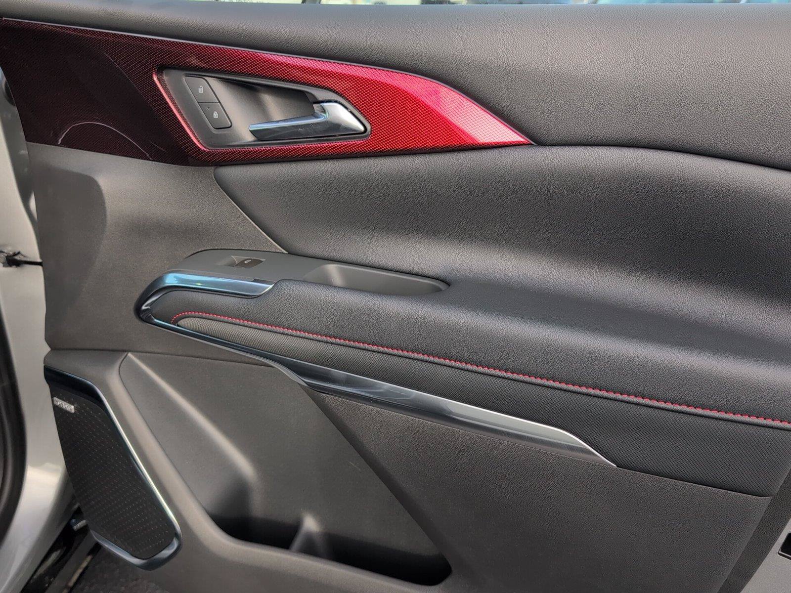 New 2026 Chevrolet Traverse RS w/ LPO, Floor Liner Package FWD image 38