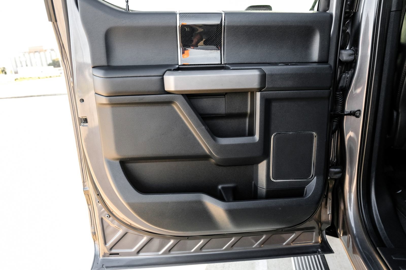 Used 2022 Ford F250 Platinum w/ FX4 Off-Road Package AWD/4WD image 50